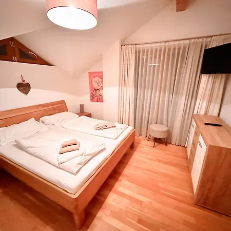 Modern Mountain Penthouse - An Der Skipiste Apartamento