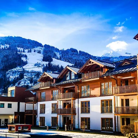 Modern Mountain Penthouse - An Der Skipiste شقة